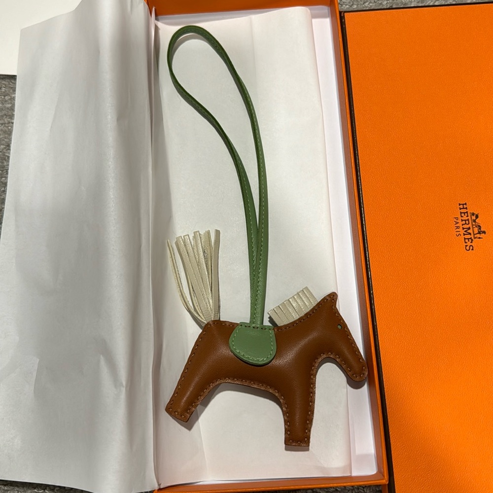 Hermes rodeo pm charm